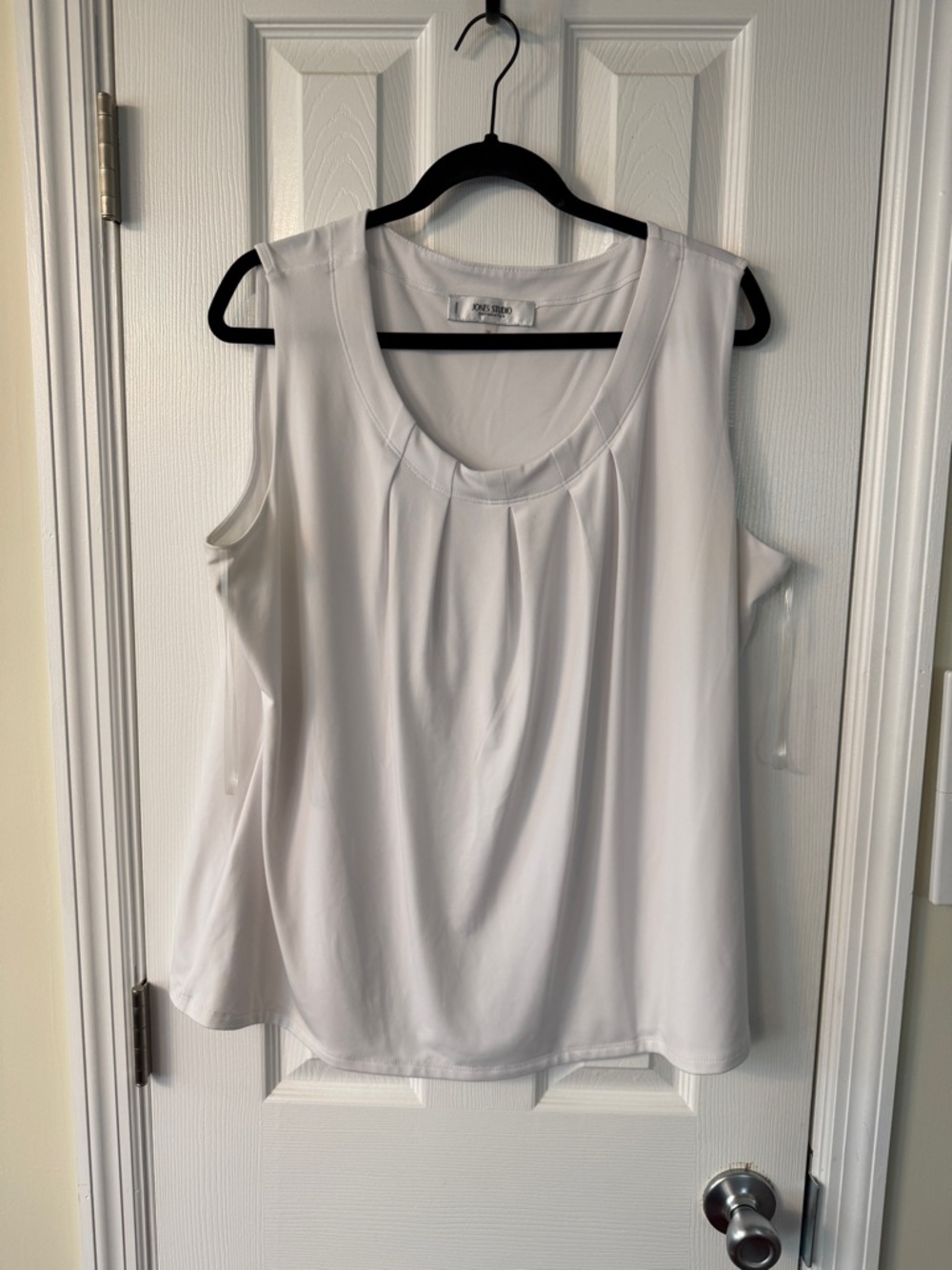 Jones Studio Women’s 2X White Pleated Scoop Neck Tank Top Plus Size Layered